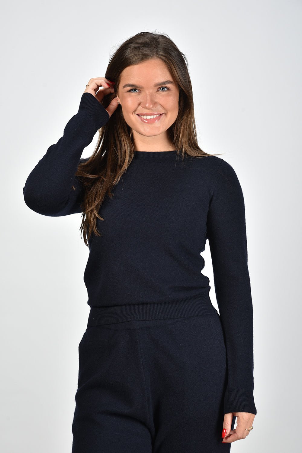 Extreme Cashmere trui Body 41 navy 1 Extreme Cashmere trui Body 41 navy